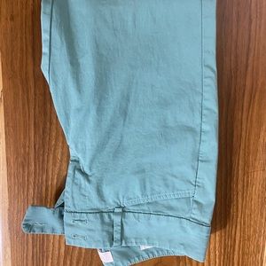 Ann Taylor Loft Capris. NWOT